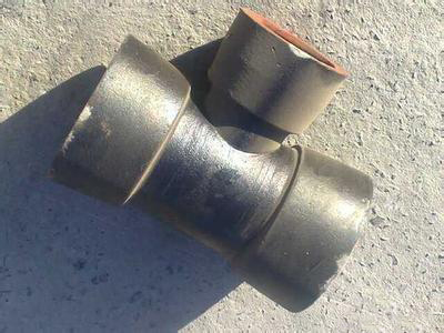 老房子合作铸铁管下水漏水怎么处理